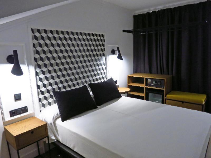 Hotel Colón Plaza Valladolid Quarto foto