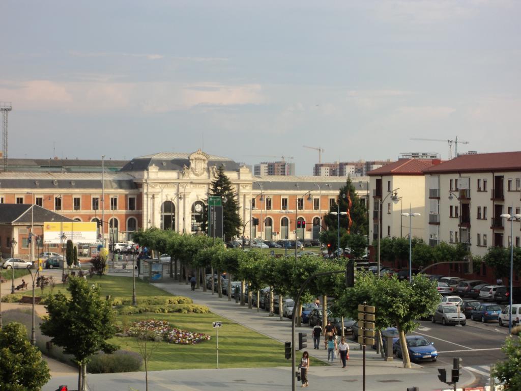 Hotel Colón Plaza Valladolid Exterior foto